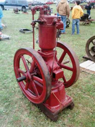 Badger Steam & Gas Engine Swap Meet Puts Stover Engines In the Ring